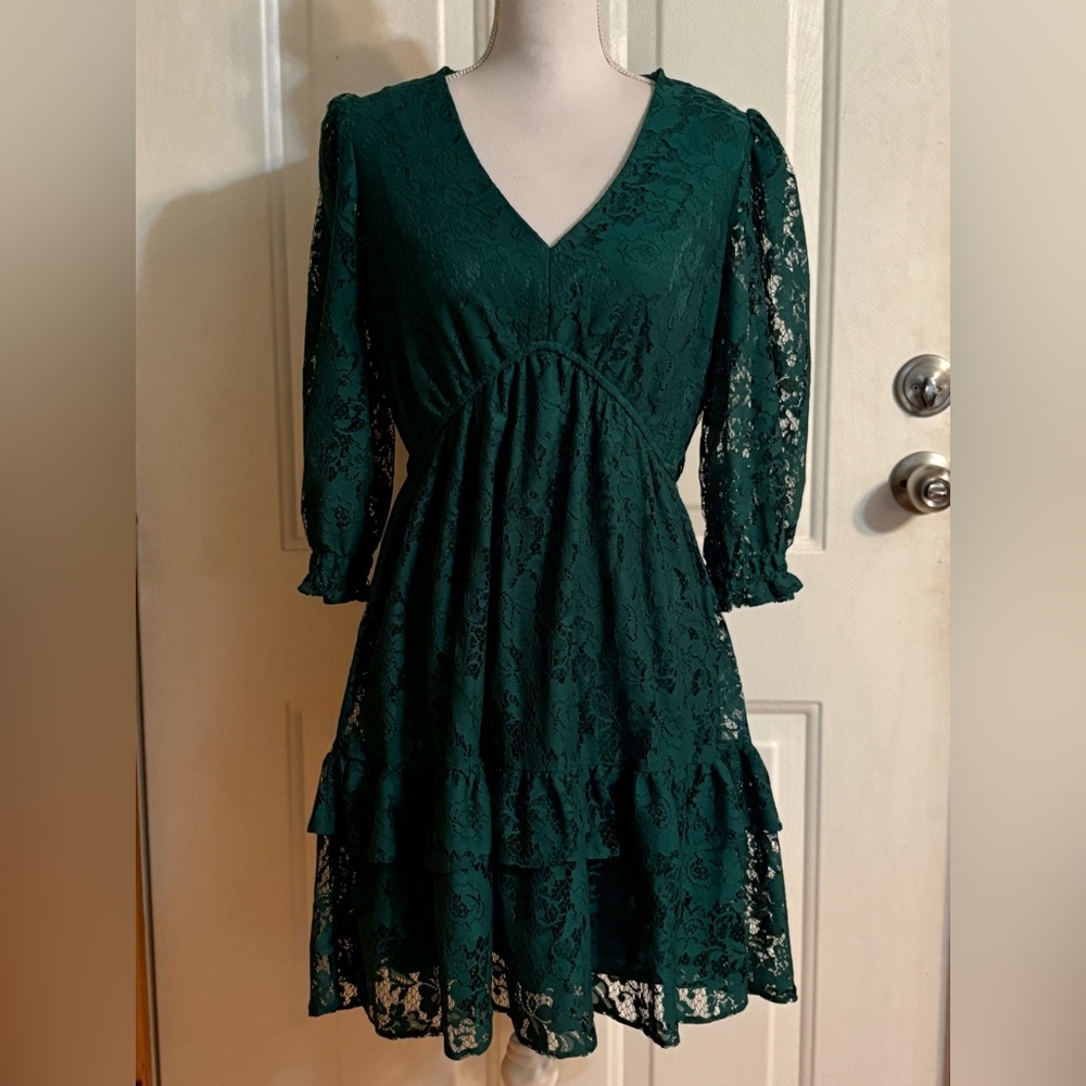 Maison Tara Green Lace Fit & Flare Dress size 12 V-Neck
